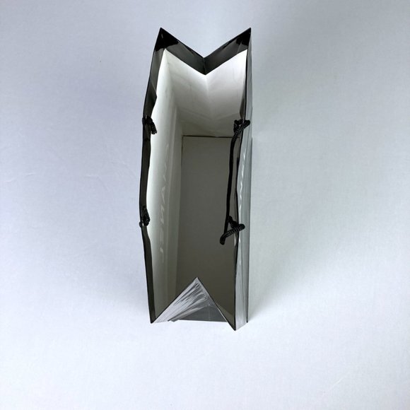 CHANEL Paper Shopping Gift Bag - Medium - Picture 6 of 7